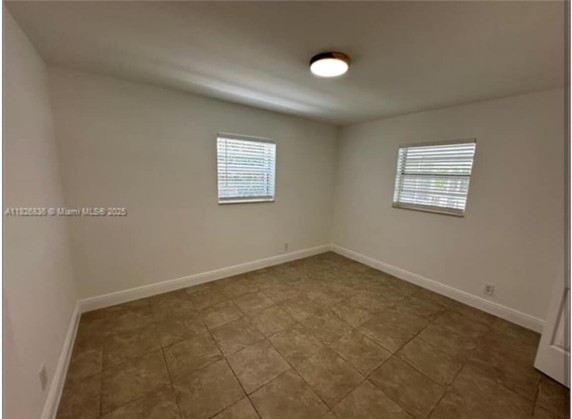 Foto del edificio - 4830 SW 41st Ave