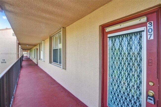 Building Photo - 370 NW 76th Ave