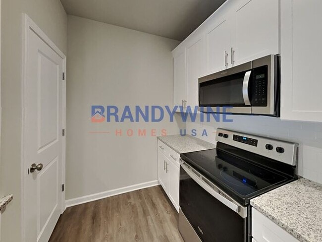 Building Photo - MOVE-IN SPECIAL! MOVE IN BY 1/30 AND RECEI...