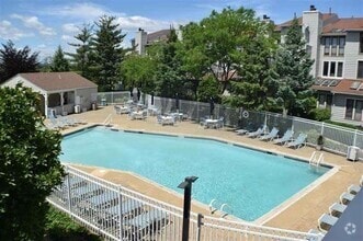 Building Photo - 819 Topsail Ln