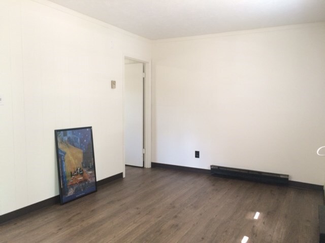 Building Photo - 1550 Hamilton Dr