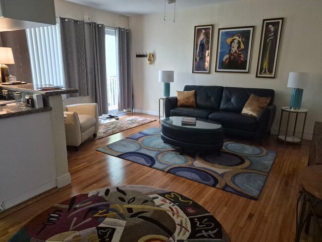 Building Photo - 659 Meridian Ave