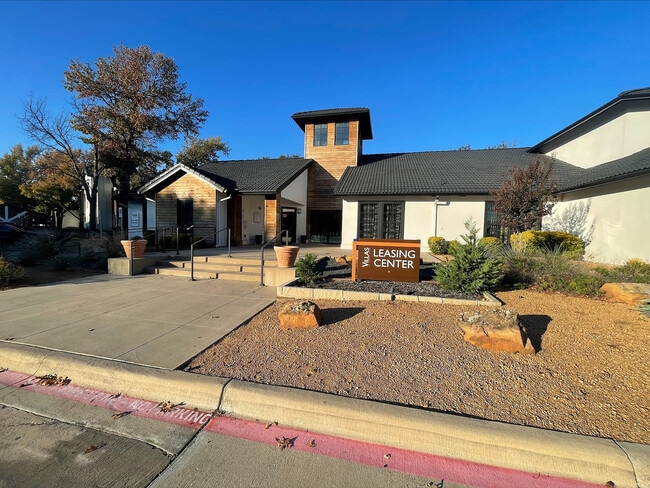 Building Photo - Villas at Chase Oaks