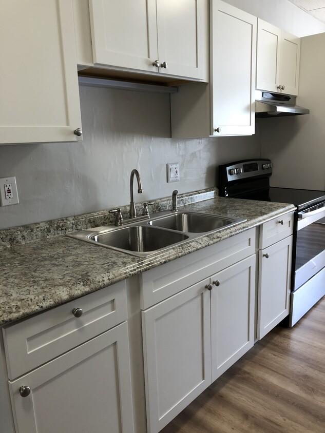 Kitchen - 792 Country Way
