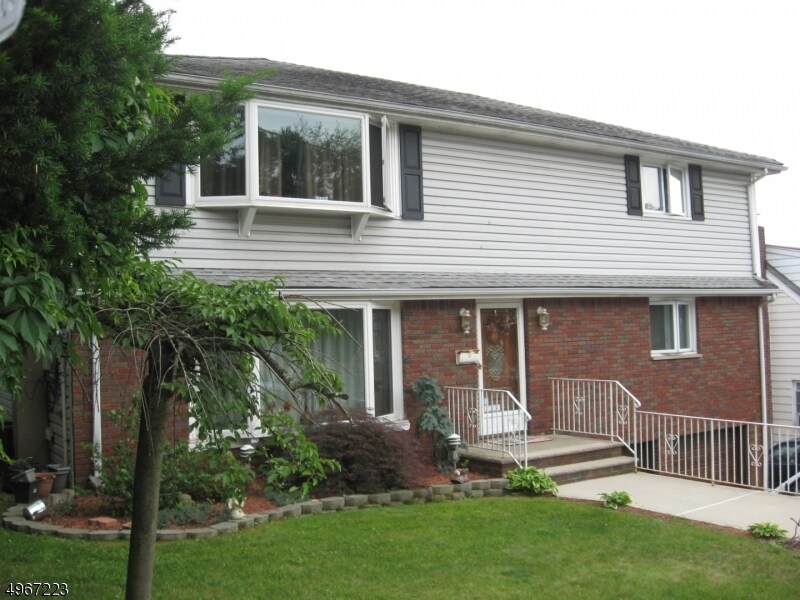 Primary Photo - 22 Rose Pl