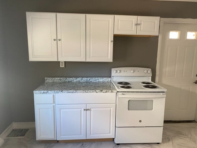 Foto del edificio - Single Family Home, Valley View School District, Gas heat, Private off Street Parking