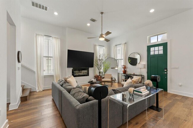 Foto del edificio - 4501 Night Owl Ln