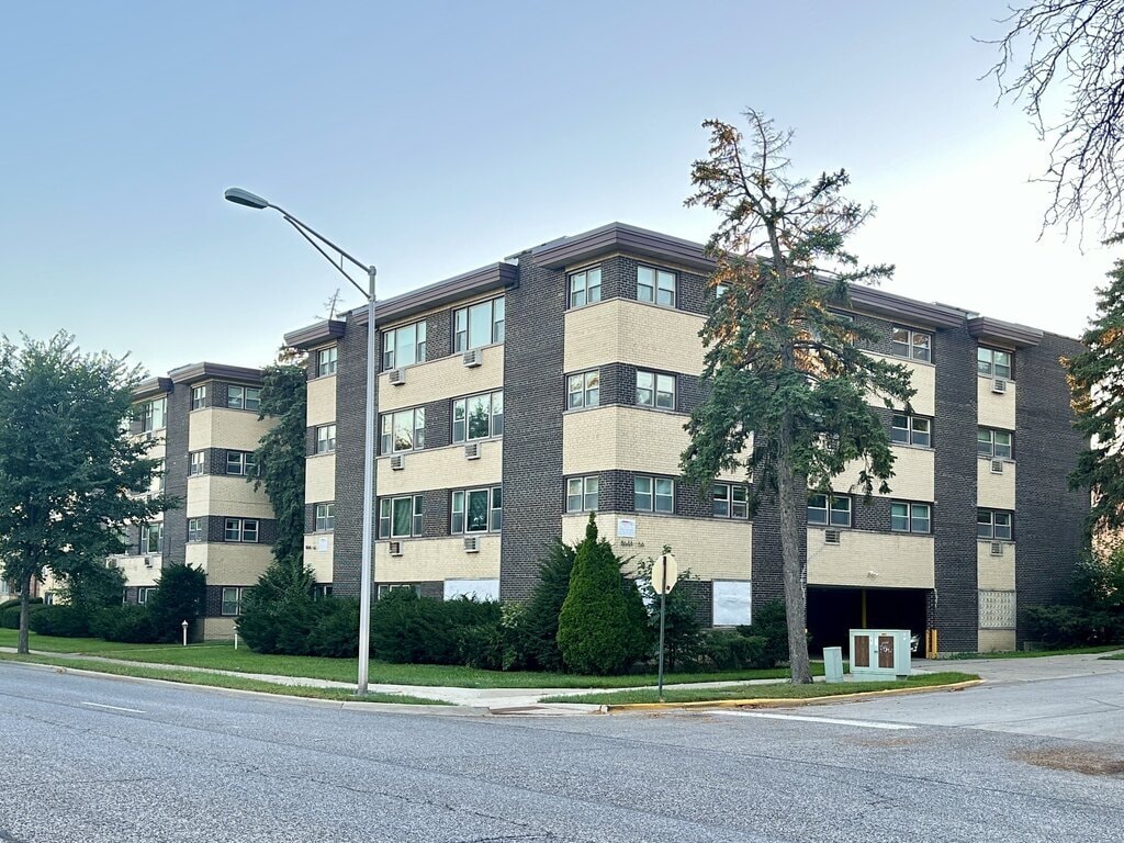 Foto principal - 8644 Skokie Blvd