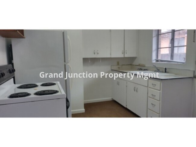 Foto del edificio - Cute 2 Bedroom Apt Near CMU