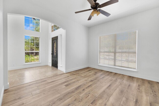 Building Photo - Dream property with Texas Hill Country vie...