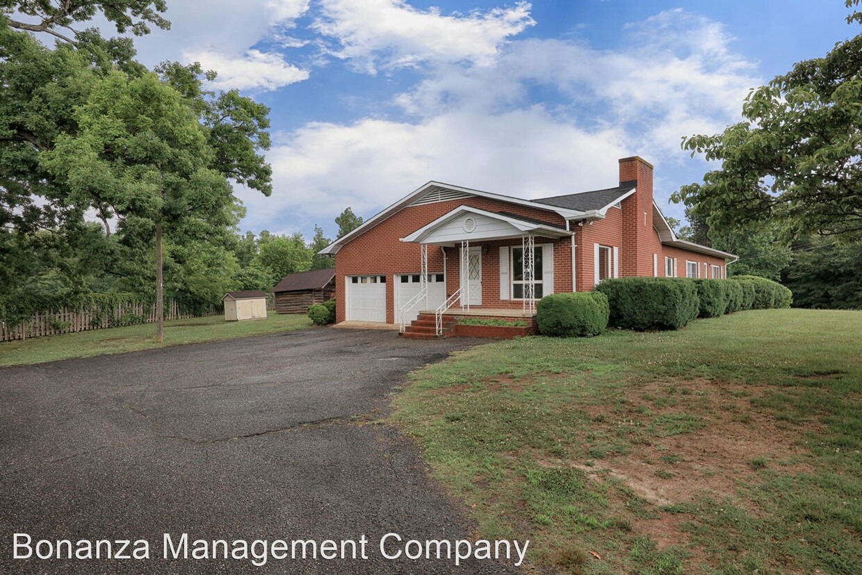 Primary Photo - 3 br, 1.5 bath House - 190 Turbyfill Road