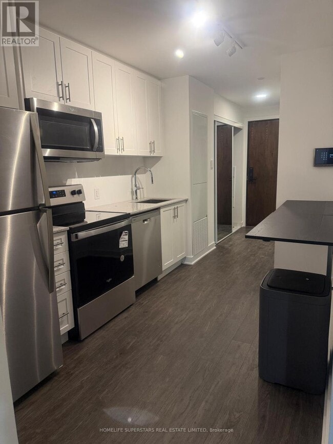 Building Photo - 2782 Barton St E