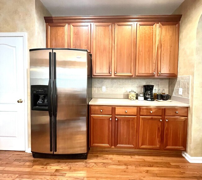 Building Photo - 1105 Goldenview Ct