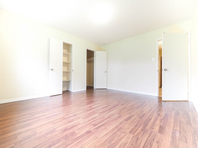 Building Photo - Elm Tree Place