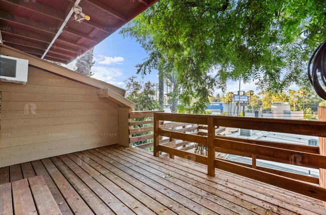 Foto del edificio - 4191 Sunswept Dr