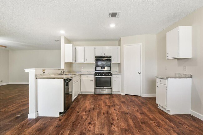 Foto del edificio - 10503 School House Ln