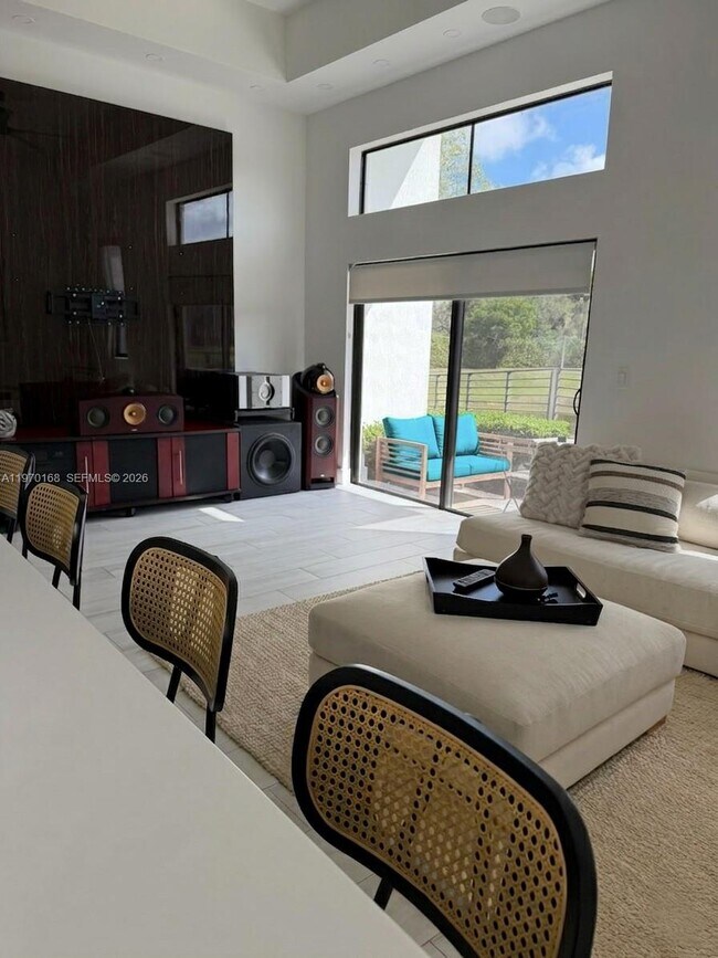 Foto del edificio - 4384 NW 8th Ct