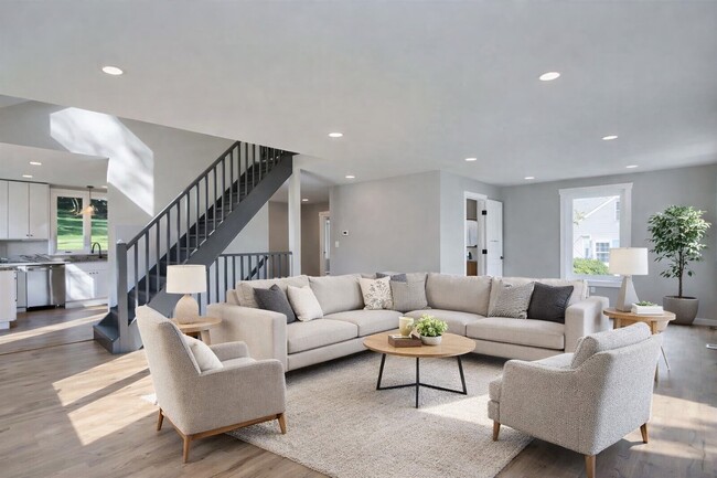 Building Photo - 9755 Grosick Rd