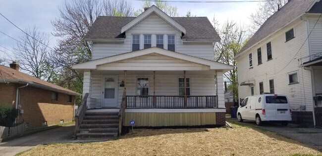 Building Photo - Brooklyn Centre Area - 4 Bedroom Single Fa...
