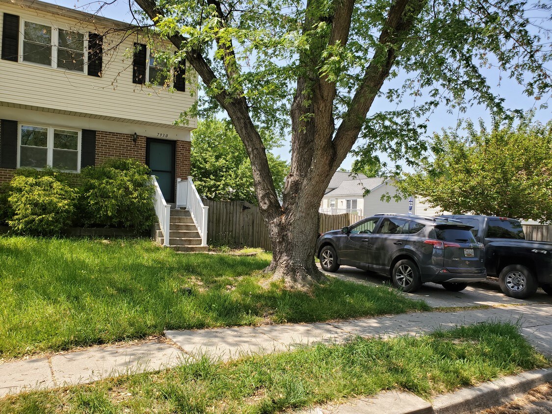 7930 Mansion House Crossing, Pasadena, MD 21122 House Rental in