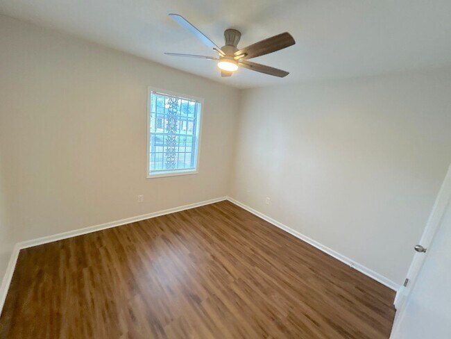 Foto del edificio - 3724 Hillridge St