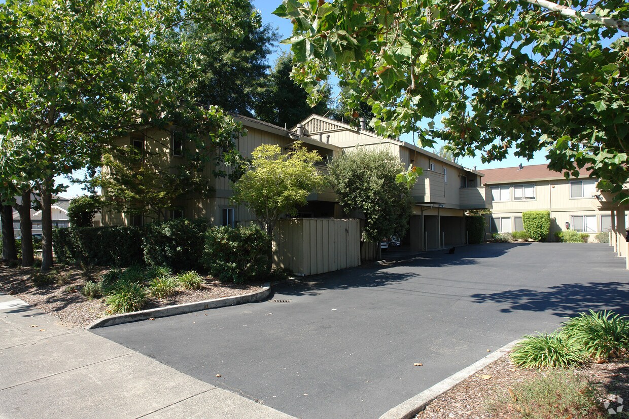 Foto principal - 2407 Lomitas Ave