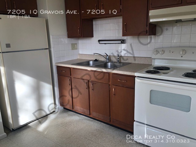 Building Photo - 1 Bedroom Apartment 55+