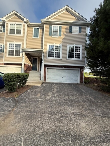 Building Photo - 2320 Hudson Cir
