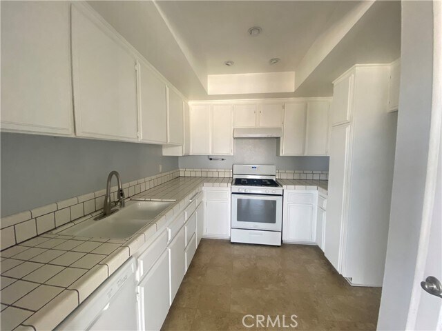 Building Photo - 2211 S Gaffey St