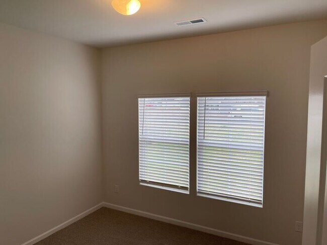 Foto del edificio - ONE MONTH FREE RENT!! New home in Albemarl...