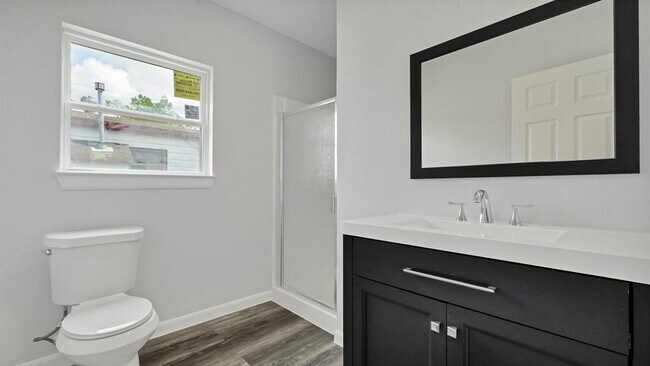 Foto del edificio - 10430 Wiggins St