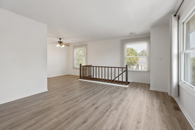 Foto del edificio - 772 Leicester Rd