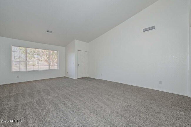 Foto del edificio - 6623 N 85th Ave