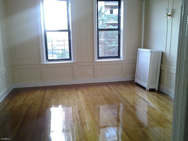 Building Photo - 14010 Franklin Ave