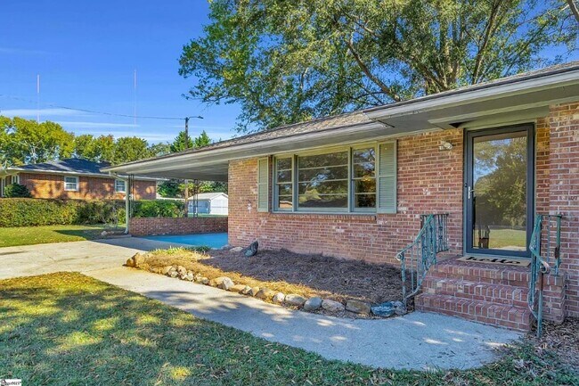 Foto del edificio - 113 Willenhall Ln