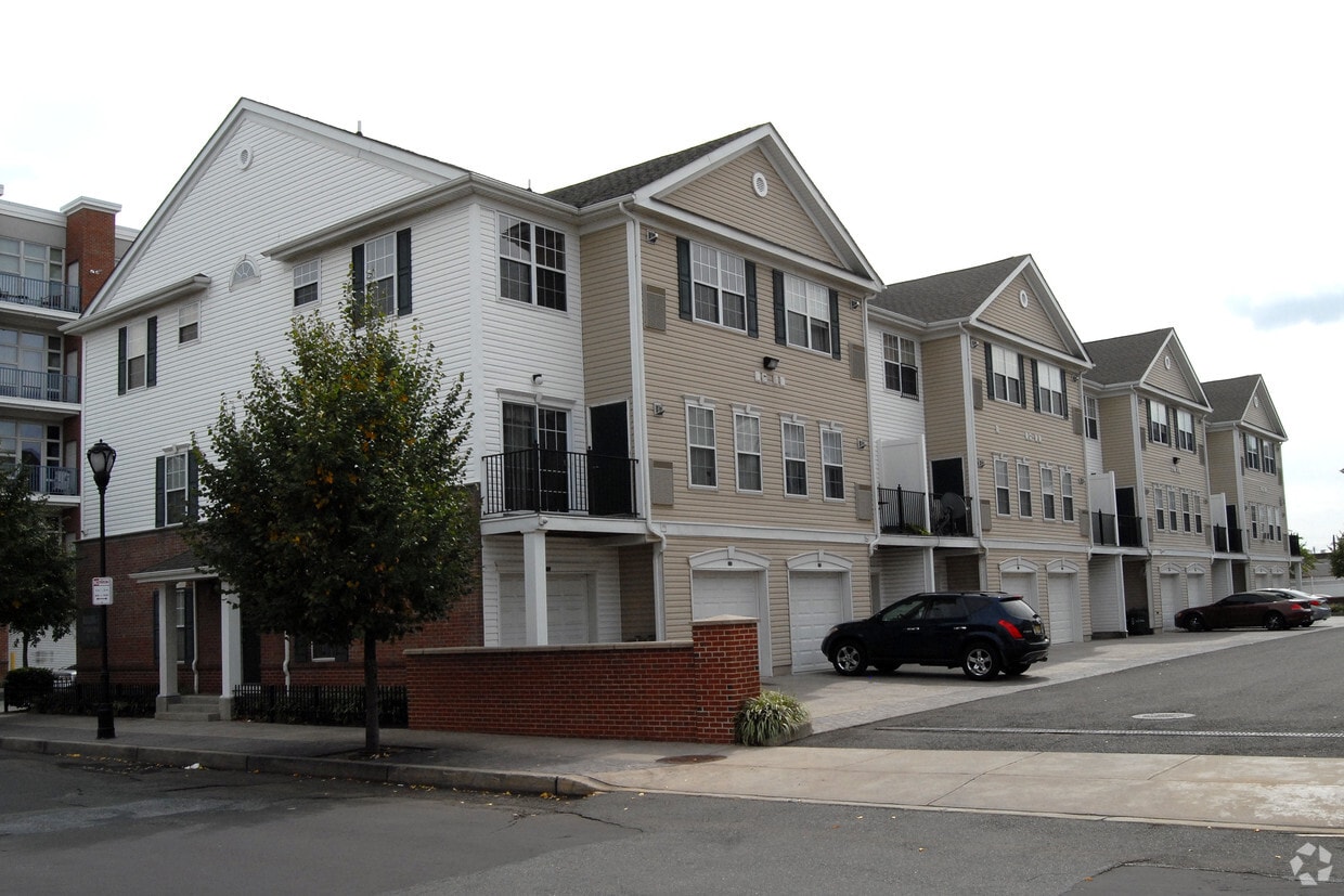 319 Grant Ave, Jersey City, NJ 07305 Apartments in Jersey City, NJ