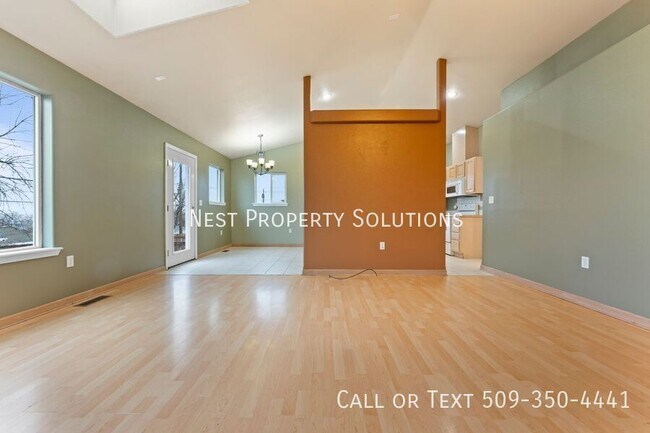 Foto del edificio - 1038 S Skyline Dr