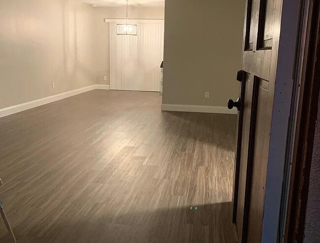 Building Photo - "Spacious 2-Bed, 2-Bath Gem in Northridge – Your Perfect 1074 Sq Ft Retreat!"