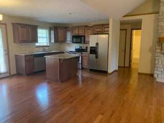 Foto del edificio - 875 W Crestwood St