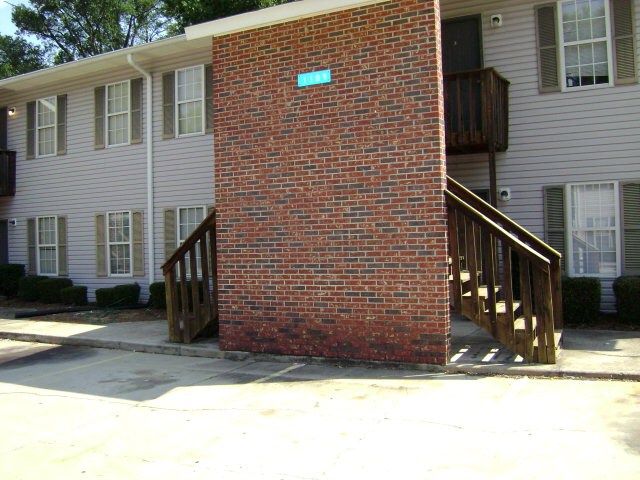 Primary Photo - 1109 Anderson St