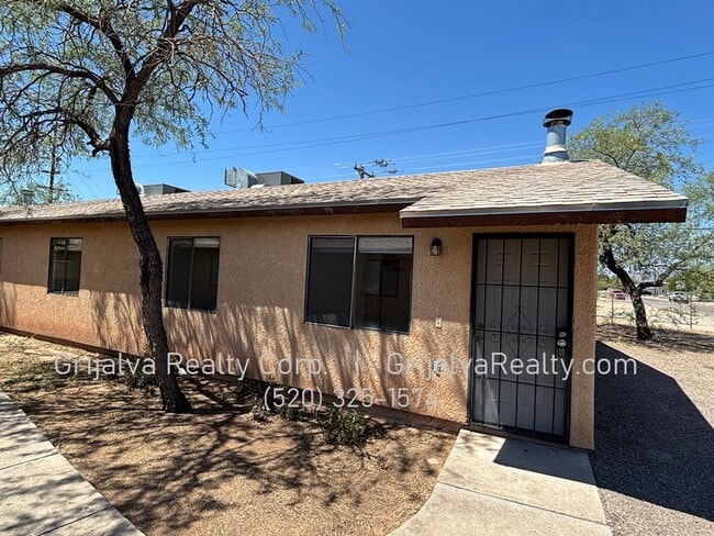 Photo - 1410 E 16th St Apartment