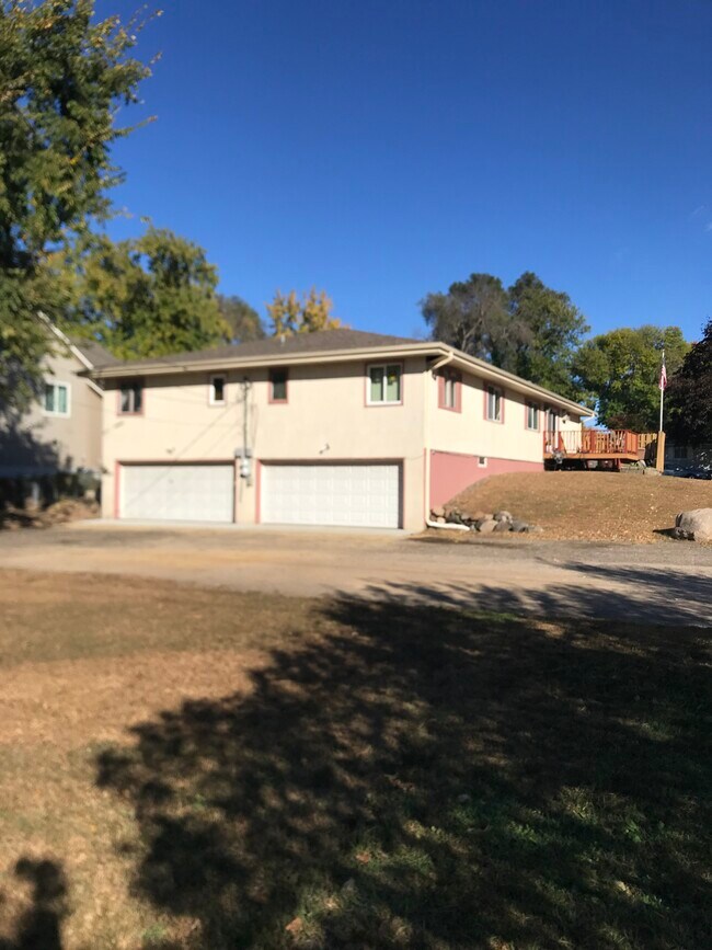 Parte trasera del edificio - 729 3rd St