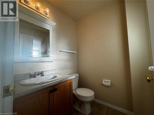 Building Photo - 37 Northcliffe Crescent