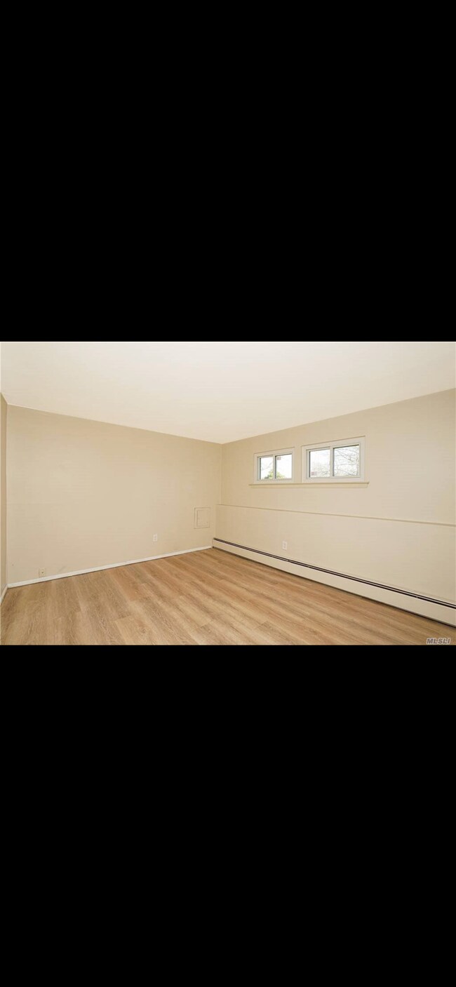 Foto del edificio - 756 Bohemia Pkwy