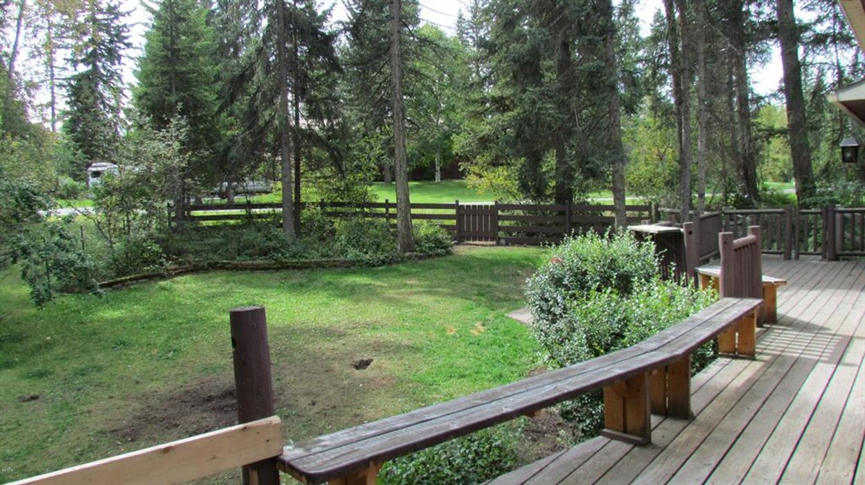 Primary Photo - Charming Whitefish Home