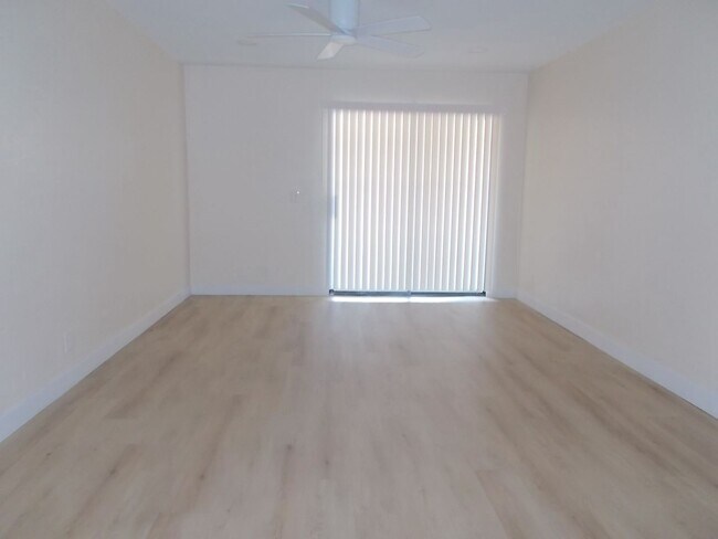 Foto del edificio - Beautifully Updated Second-Floor Condo! Se...