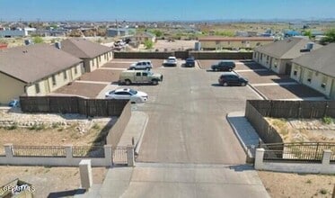 Building Photo - 13620 Bachimba Dr