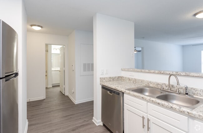 1BR, 1BA - Kensington - Kitchen - The Cole Apartments