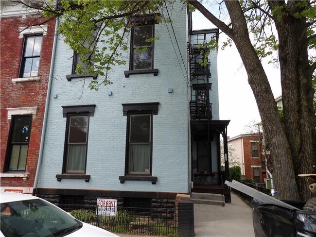 Building Photo - 212 W 5th St
