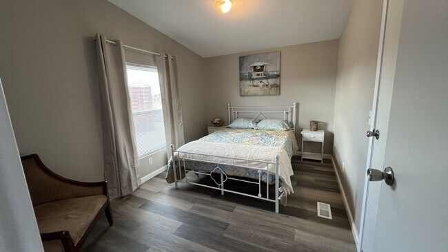 Building Photo - Beautiful Solar-Powered 3 Bedroom Home